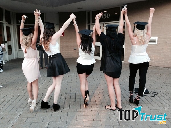 Song Ngư rất xem trọng bạn bè.