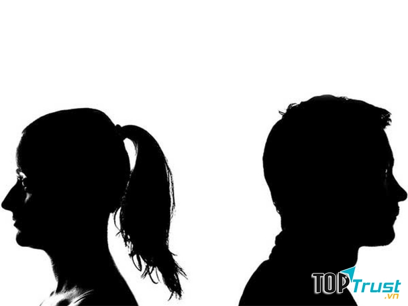 Đừng như vậy, bạn muốn anh ấy yêu chính con người mình hay yêu những ảo tưởng về một cô gái hoàn hảo của anh ấy?