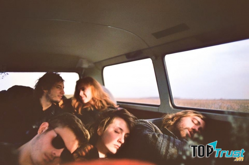 Hãy yêu thương những người bạn của người ấy giống như bản thân mình