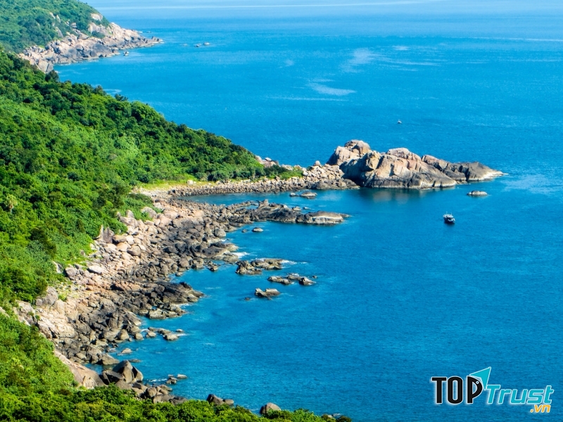 Bán đảo Sơn Trà được xem là “viên ngọc quý” của du lịch Đà Nẵng