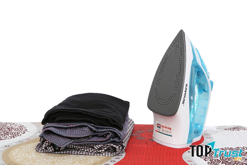 Bàn là hơi nước Sunhouse SHD2065