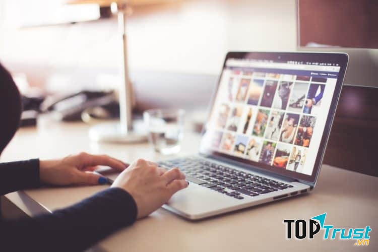 Bàn phím máy tính của bạn bẩn hơn 20.000 lần so với nhà vệ sinh của bạn.