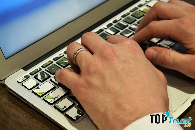 Bàn phím máy tính dễ mang mầm bệnh