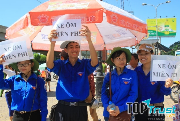 Chung tay giúp đỡ những người khó khăn từ những điều bình dị nhất.