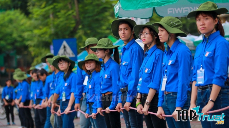 Sinh viên cùng đoàn kết một lòng