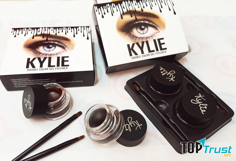 Gel kẻ mắt của hãng Kylie