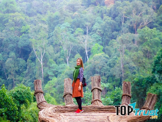 Bàn tay Phật khổng lồ