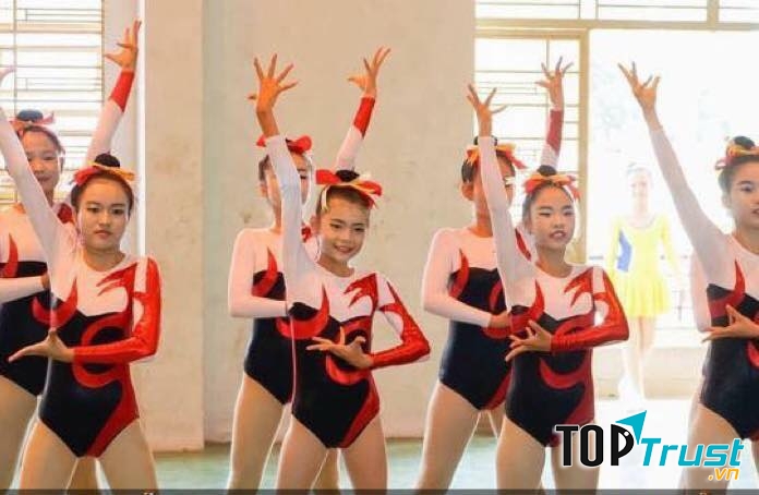 Bán và cho thuê trang phục biểu diễn Phương Thảo