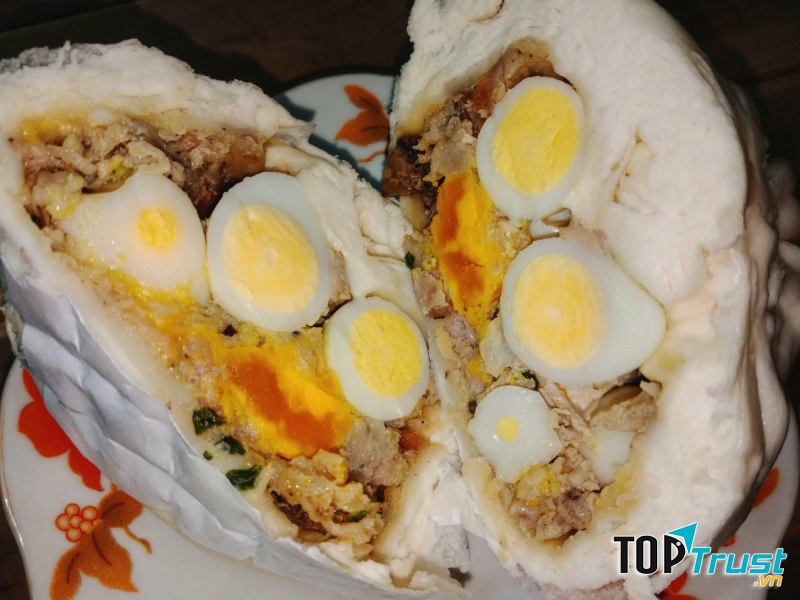 Bánh bao trứng muối 63 Triệu Việt Vương