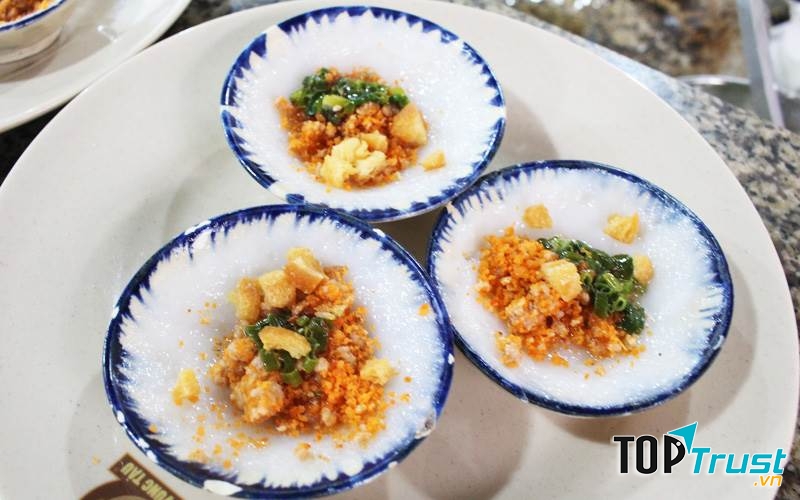 Bánh bèo chén Sương