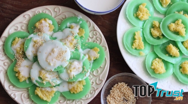 Bánh bèo nhân ngọt béo ngậy với nước cốt dừa, vừng rang và nhân đậu xanh