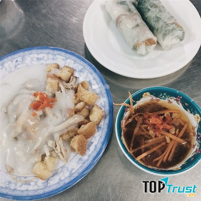 Món ăn vặt tại Bánh bèo Lê Lai