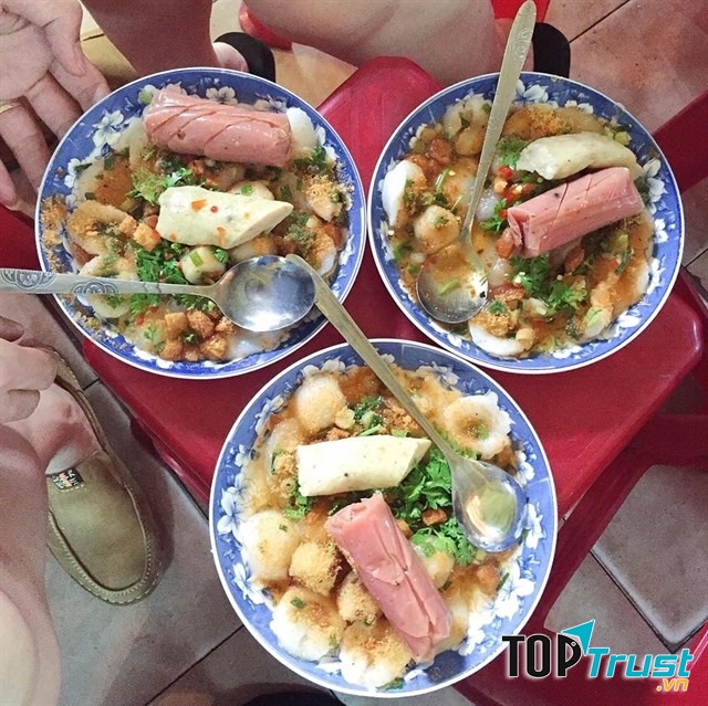 Khi đi chợ Bến Thành thì bạn đừng quên quán bánh bèo này nhé!