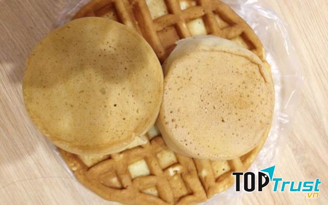 Bánh bò dừa - cổng ĐH Thương Mại