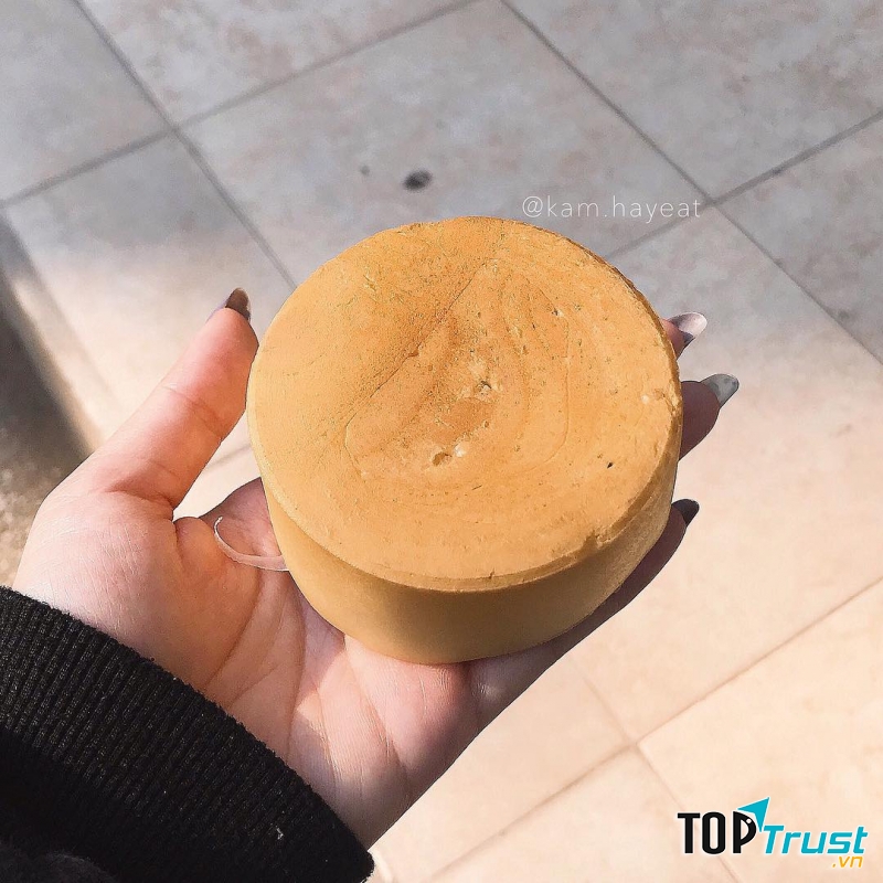 Bánh bò dừa nướng khu vực kí túc xá Bách Khoa