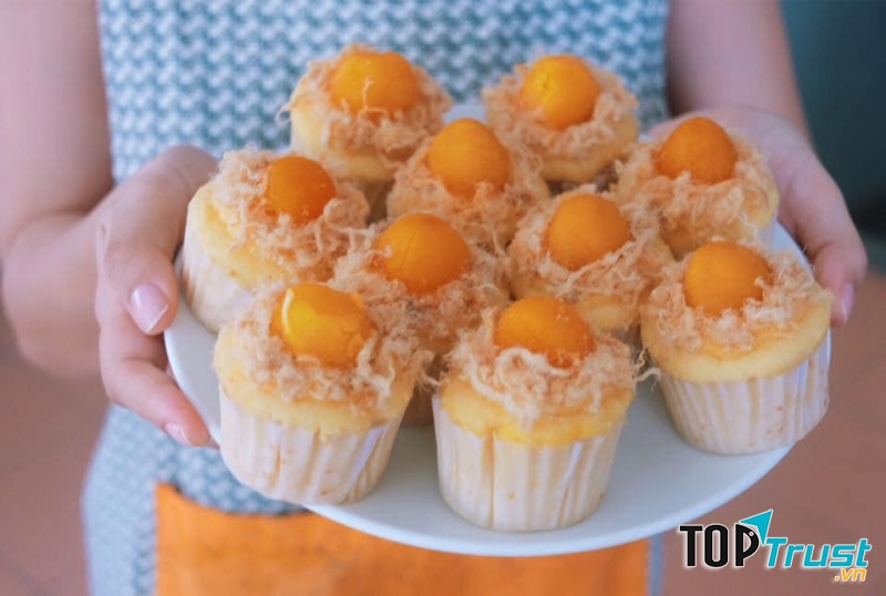 Quáng có loại bánh bông lan trứng muối dạng Cupcake rất được yêu thích