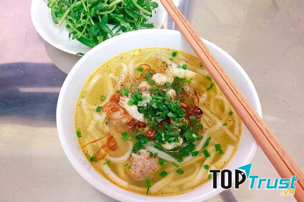 Bánh canh cá lóc Loan