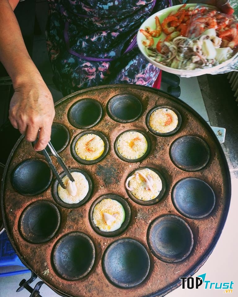 Hải sản ở đây khá to, đầy đặn và tươi