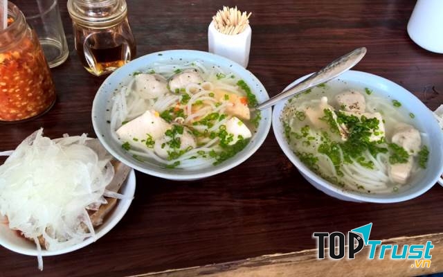 Bánh canh bà Thừa