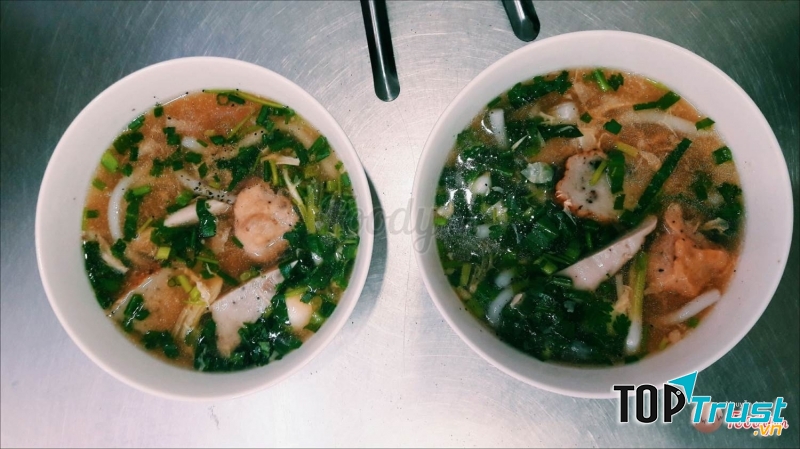 Tô bánh canh Bà O