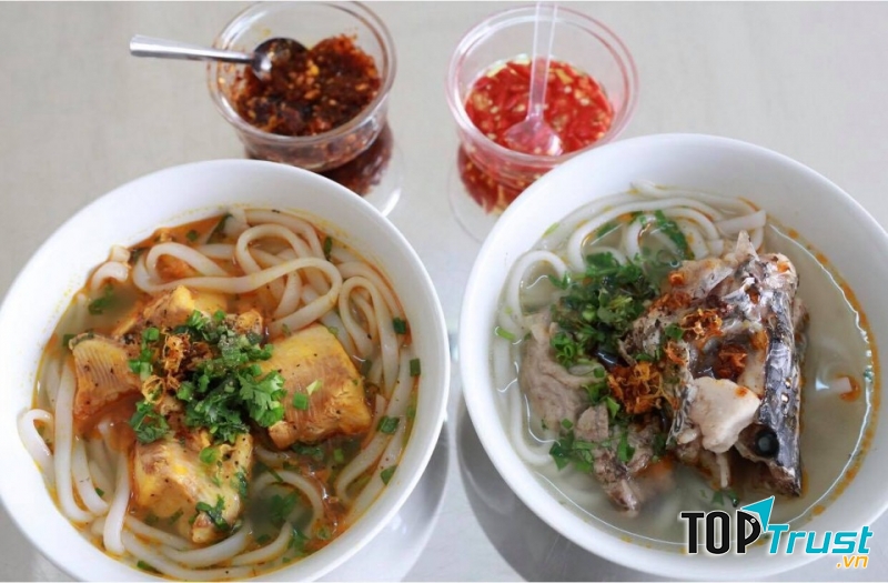 Bánh canh cá lóc Hải Triều