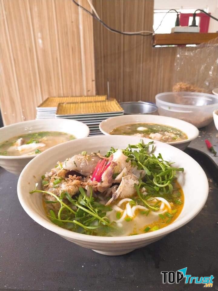Bánh canh cá lóc quán An