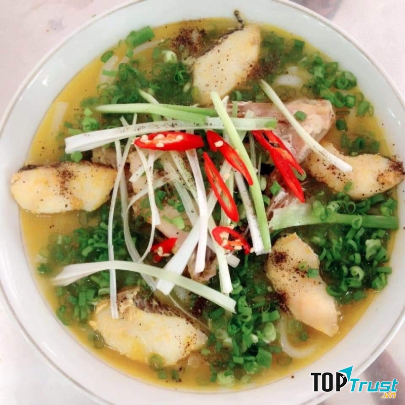 Bánh Canh Cá Lóc Uyên