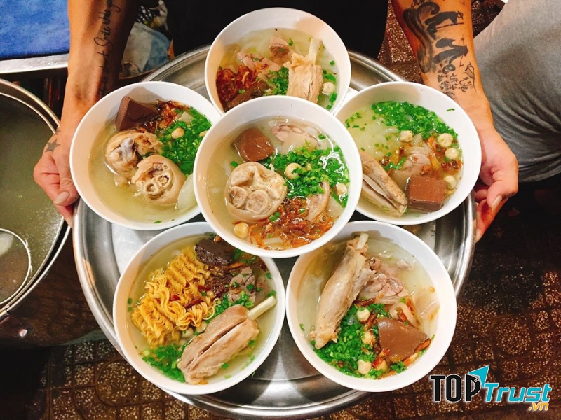 Khách hàng có thể yêu cùng topping theo ý thích của mình