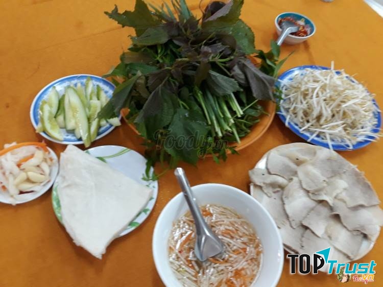 Bánh canh Năm Dung