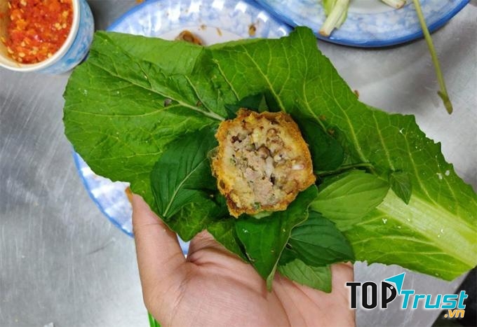 Bánh cống bà út Lư