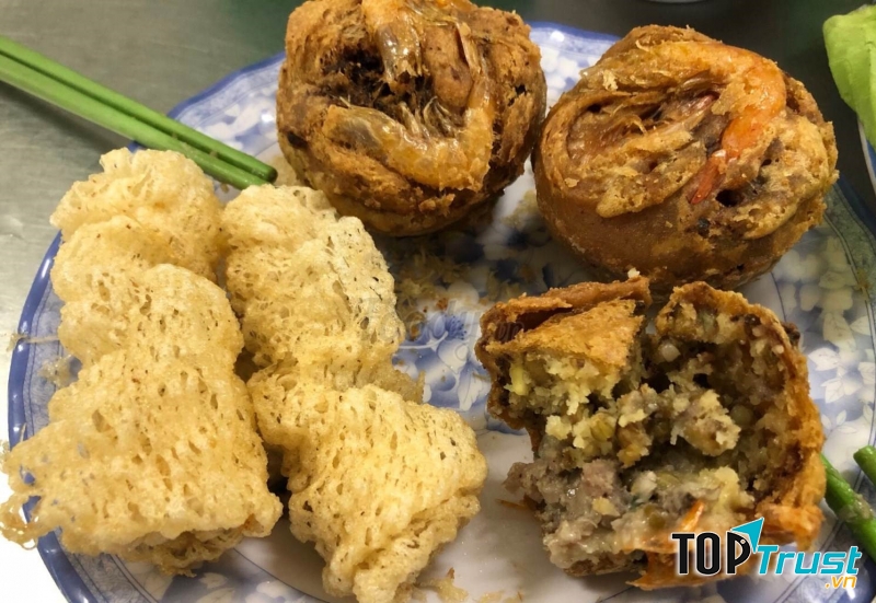 Bánh cống, chả giò rế