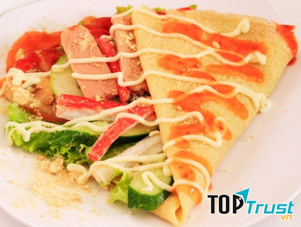 Vỏ bánh làm từ bột mì hoặc bột lúa mạch trộn với sữa, trứng, bơ rồi chiên thành những miếng bánh mỏng sau đó mới dùng bọc nhân.