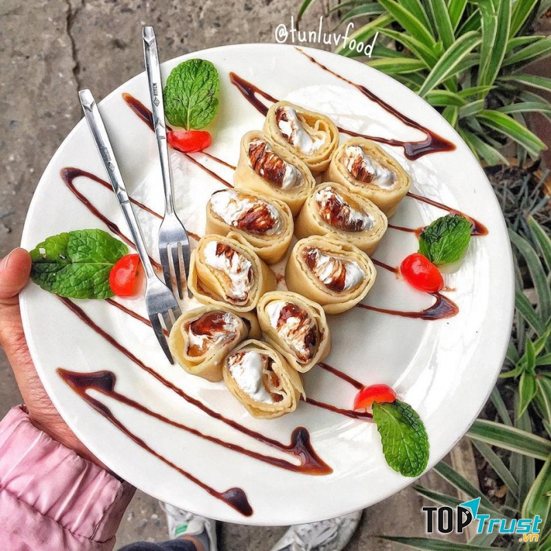 Bánh crepe nhân socola