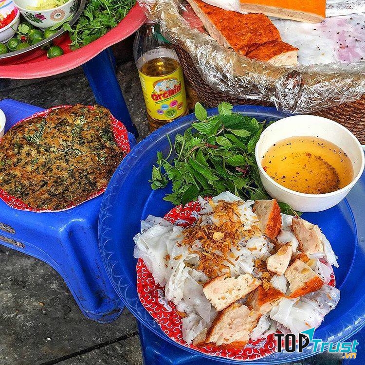 Bánh cuốn Hàng Bồ