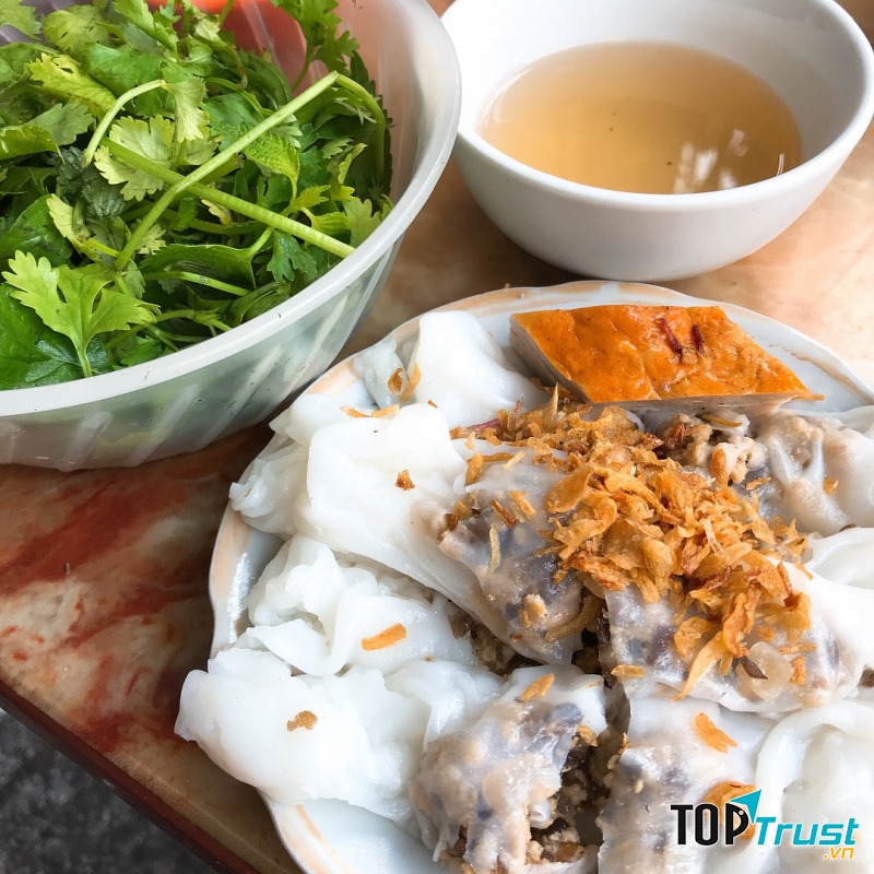 Bánh cuốn Hàng Bồ