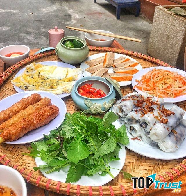 Bánh cuốn Bà Hanh