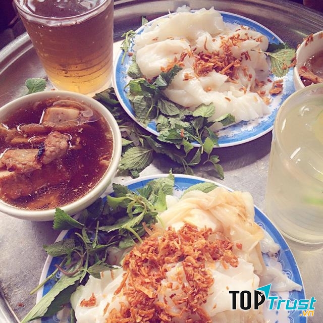 Phần bánh cuốn của quán rất hấp dẫn đúng không nào?