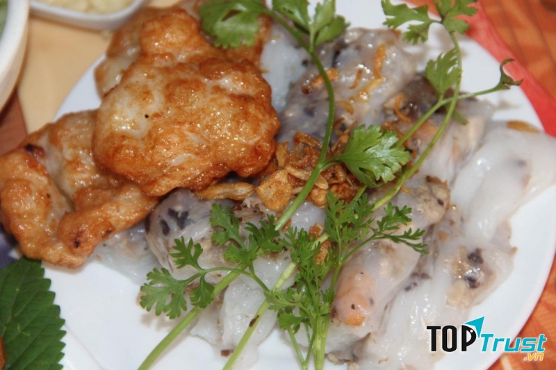 Bánh cuốn chả mực