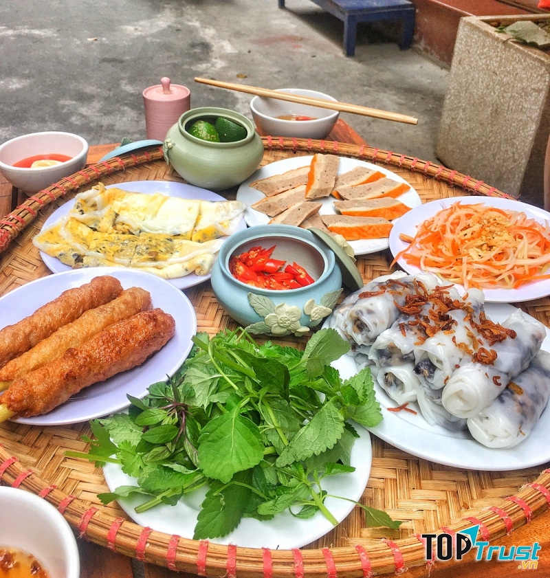 Bánh cuốn Triều Khúc