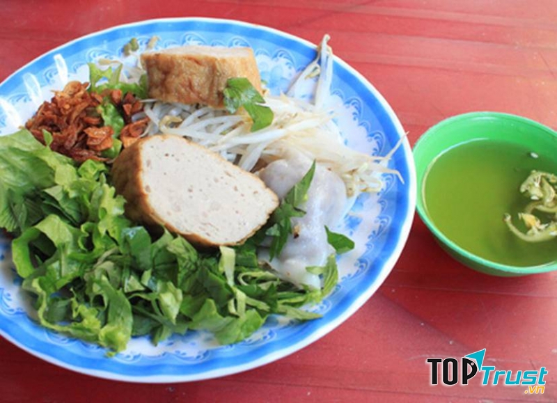 Đĩa bánh Song Mộc đậm chất dân dã