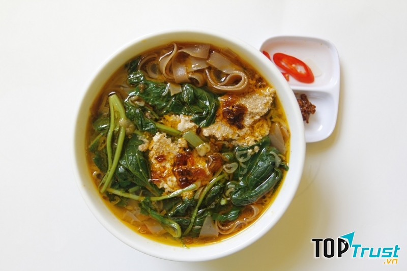 Tô bánh đa cua khá đầy đặn, bạn có thể ăn no