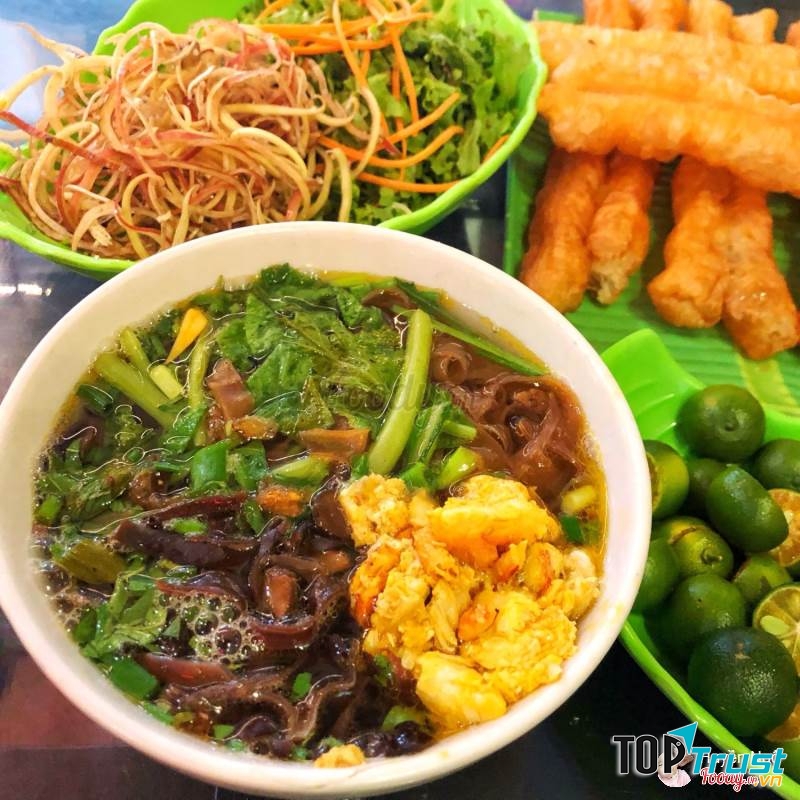 Bánh đa cua bể Bà Cụ