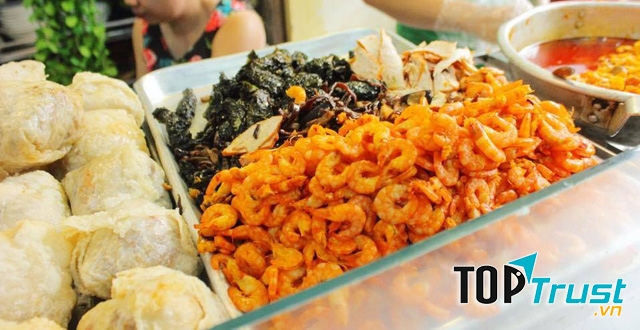 Bánh đa cua bể Bà Cụ