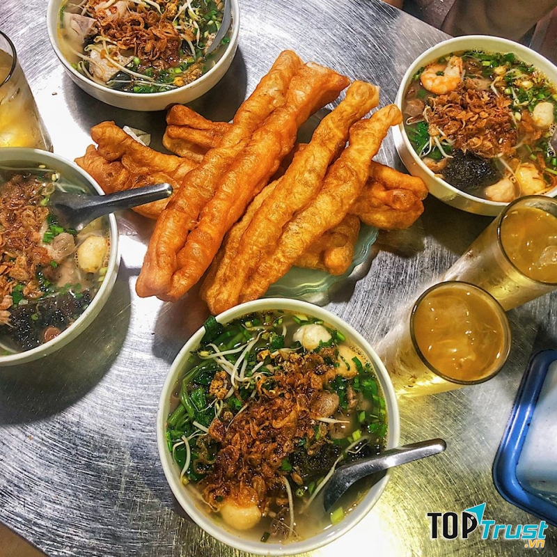 Bánh đa cua Da Liễu