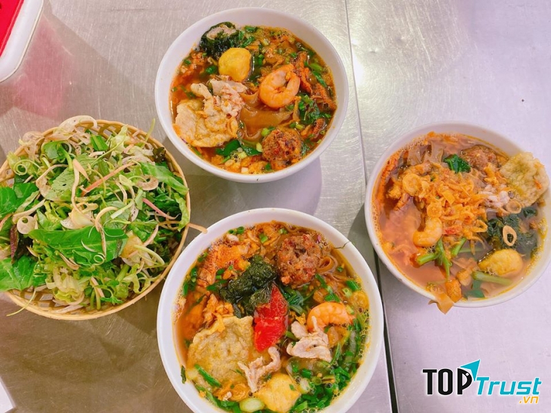 Bánh đa cua Lạch Tray