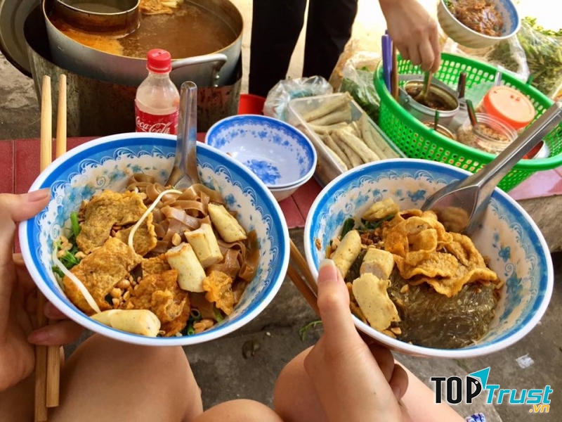 Bánh đa trộn Ngõ 36 Vũ Ngọc Phan