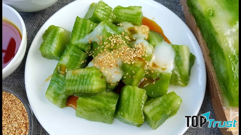 Bánh đúc ngọt truyền thống có màu xanh từ lá dứa