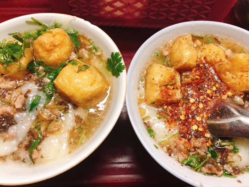 Bánh đúc nóng Lê Ngọc Hân