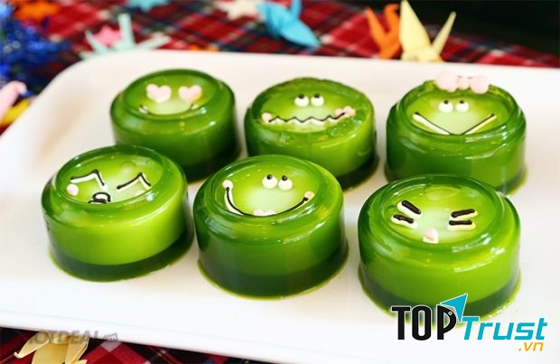 Những chiếc bánh Flan được cô chủ quán trang trí ngộ nghĩnh