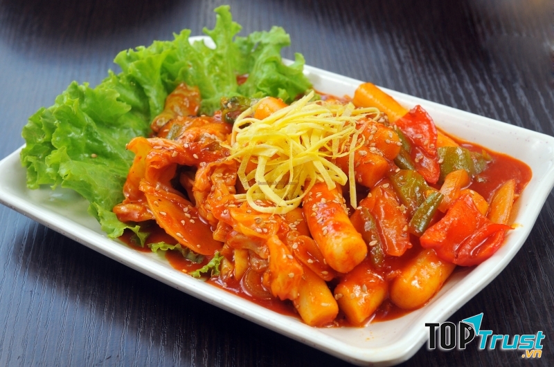 Đặc biệt, bạn ăn kèm với gà viên lạ miệng đủ dinh dưỡng.